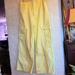 ZARA, Neon yellow Cargo Pants. New .size 10